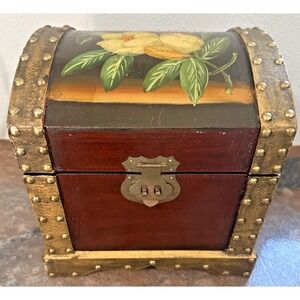 Vintage Kirklands Lacquer Wood Trunk Box Hand Painted White Flowers 10"x10.25"